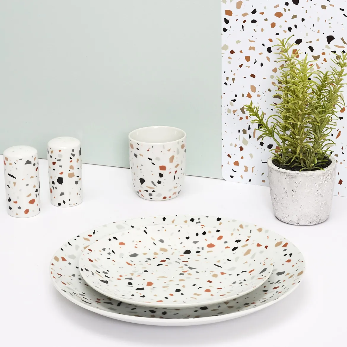 ASSIETTE EFFET TERRAZZO D20CM