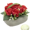 8 BOUTONS DE ROSES EN COEUR CIMENT DIM.17X18XH12CM
