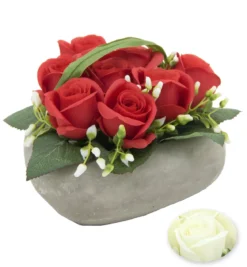 8 BOUTONS ROSES COEUR CIMENT H.12CM ROUGE ET BLANC