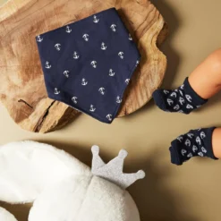 ENSEMBLE GARCON BAVOIR ET CHAUSSETTES