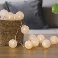 GUIRLANDE LED SECTEUR 20 BOULES BLANC D.6CM
