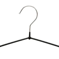 LOT 20 CINTRES METAL PVC HANG UP