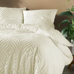 PARURE 240X220CM MICROFIBRE UNIE TUFTEE HELTIE IVOIRE