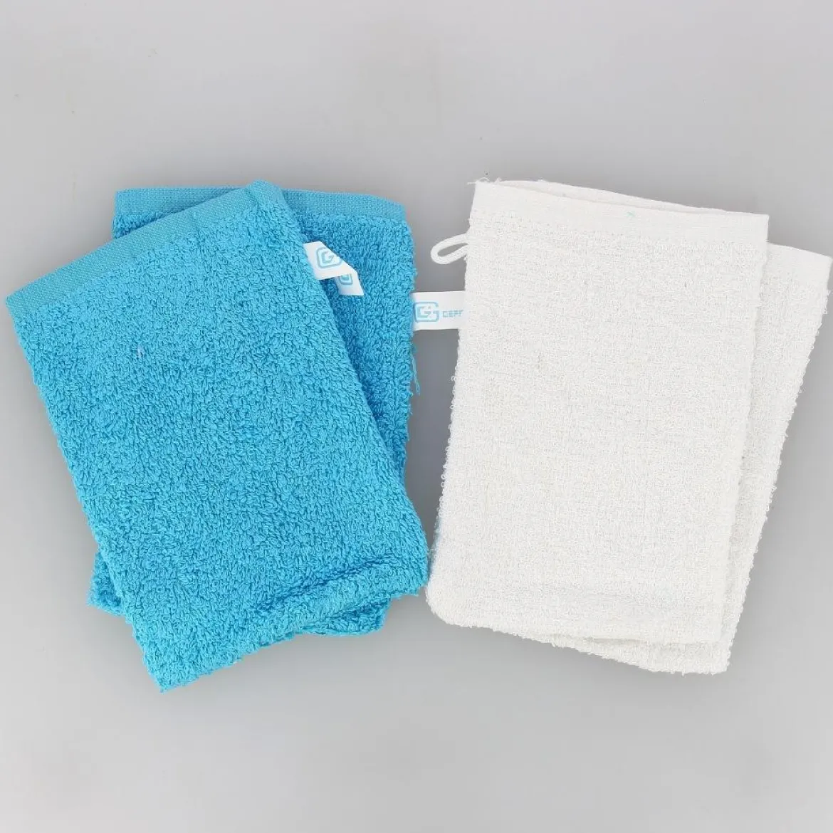SET 4 GANTS TOILETTES 15X21CM