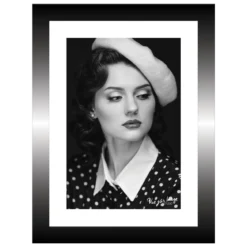 TABLEAU 15X20CM BAGUETTE NOIRE FEMME VINTAGE BERET