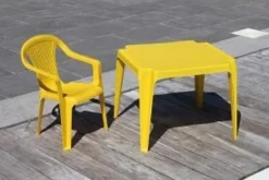 TABLE PLASTIQUE BEBE JAUNE