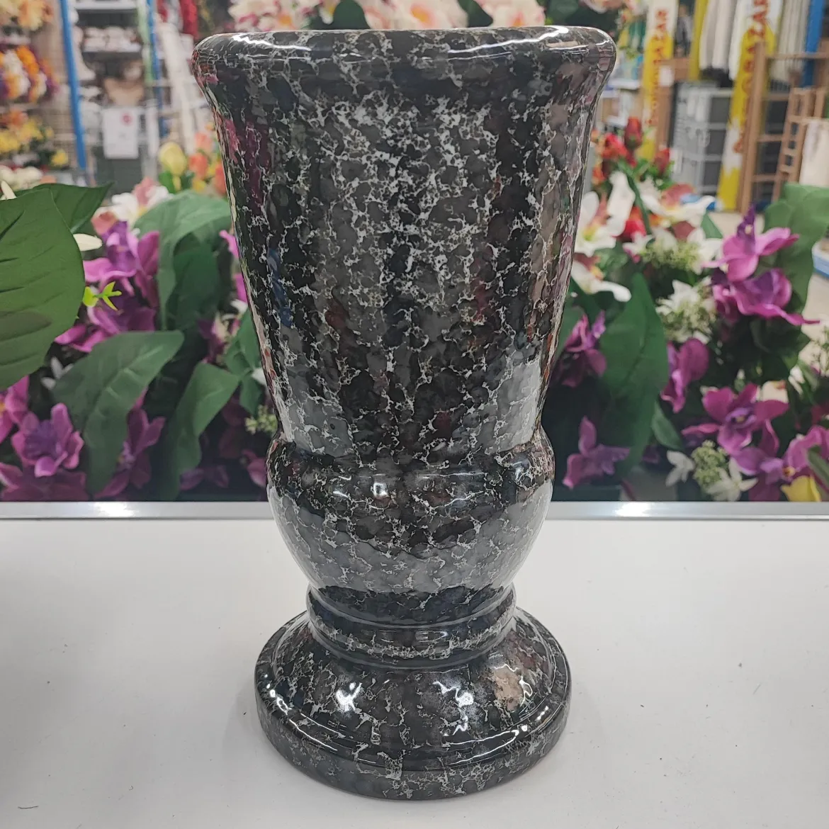 VASE CIMETIERE NOIR 15X15X28 CM