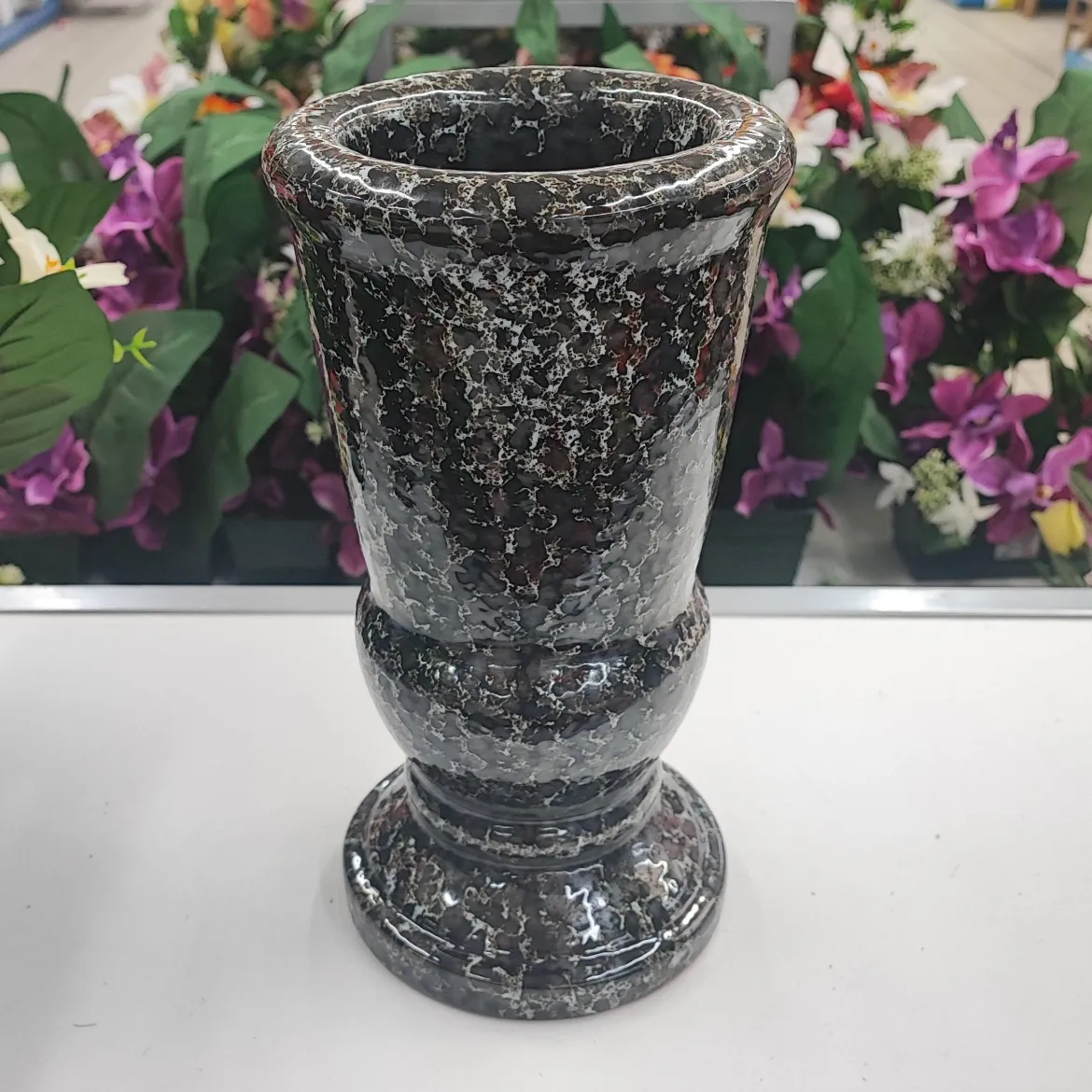 VASE CIMETIERE NOIR 15X15X28 CM